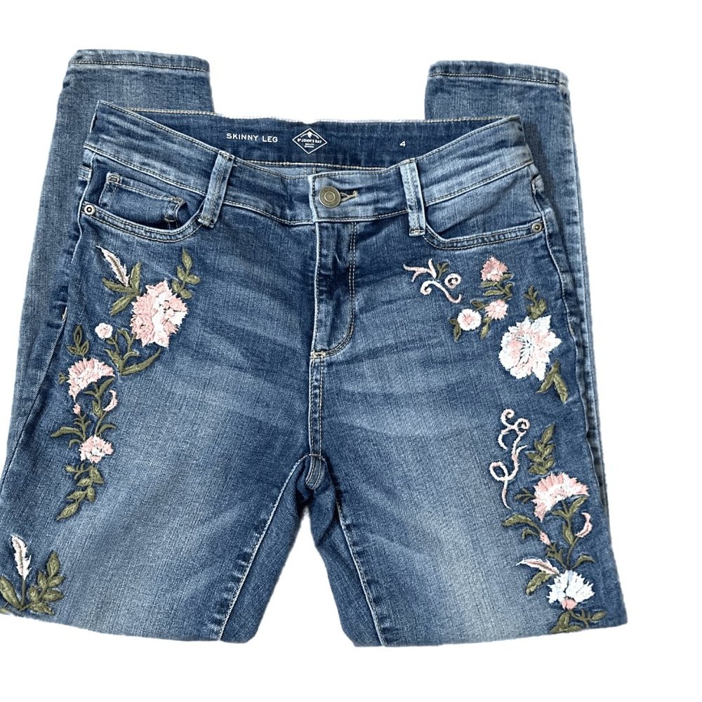 NWOT Women's Embroidered Skinny Jeans